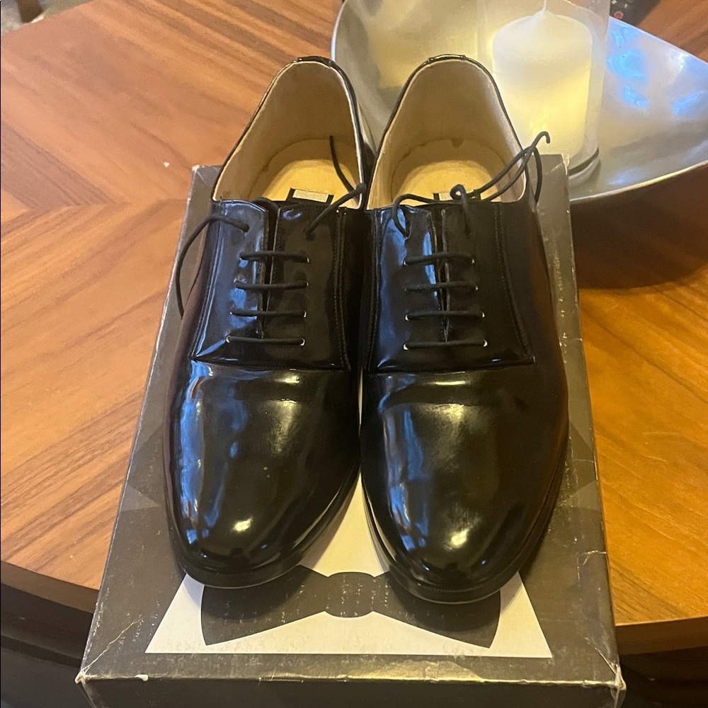 Frederico Leone Men’s Black Patent Tuxedo Dress Shoes, Size 12M